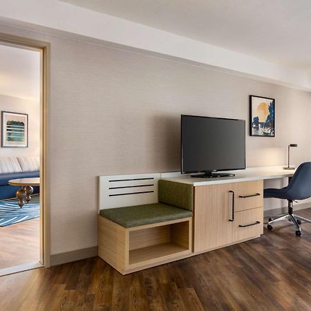 Hilton Garden Inn Μοντερέι Εξωτερικό φωτογραφία