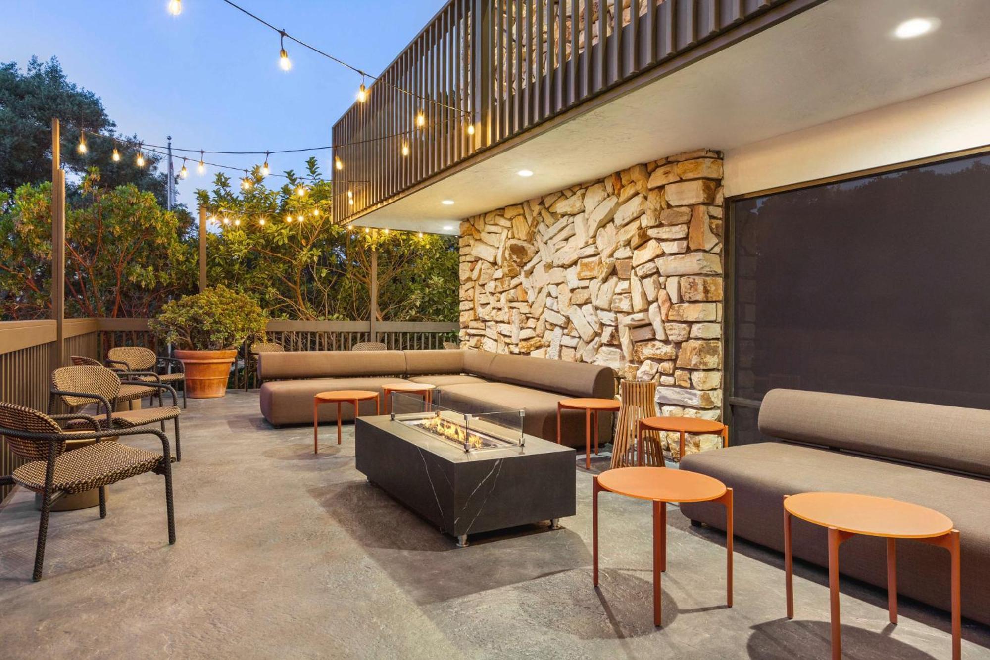 Hilton Garden Inn Μοντερέι Εξωτερικό φωτογραφία